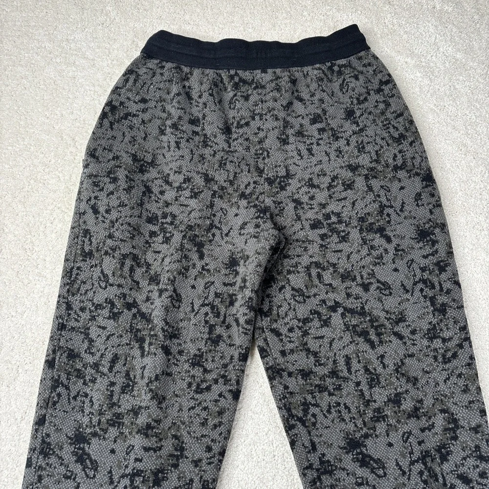 Lululemon Wind Down Joggers Pants Drawstring Athletic Gray‎ Black Men's XS